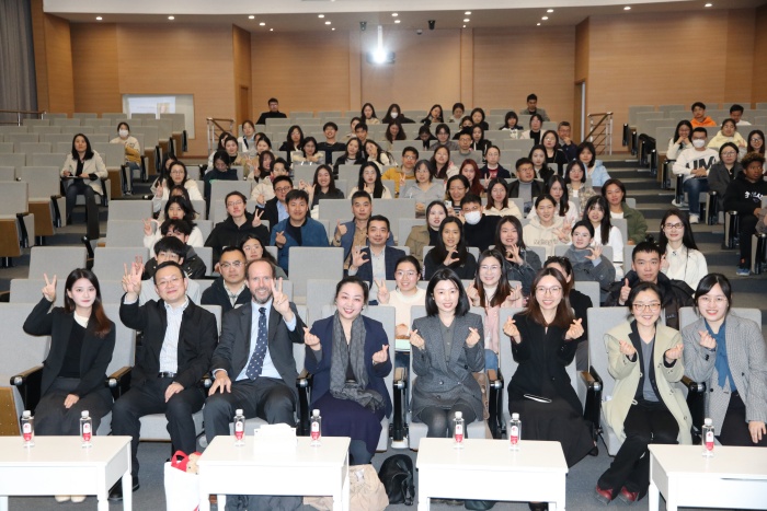 会场合影_副本.jpg