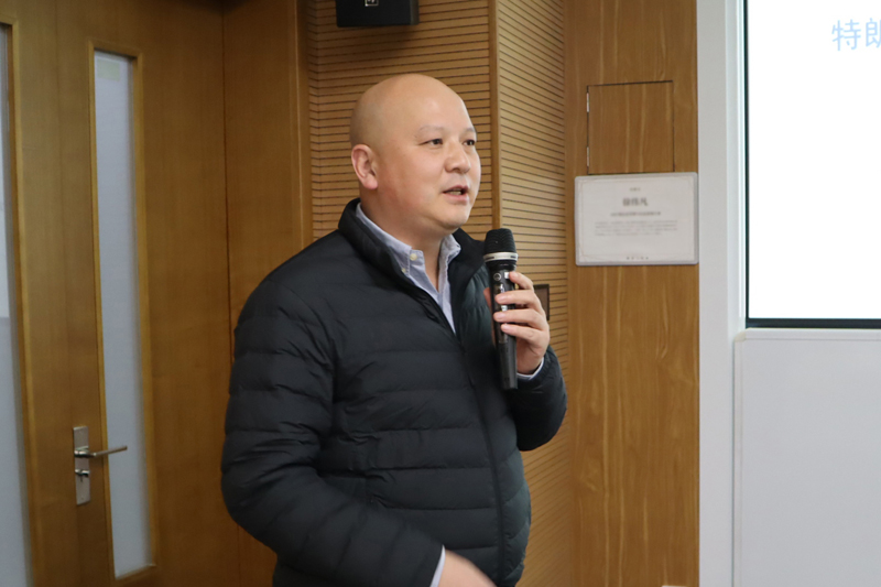 楼高翔教授主持.jpg